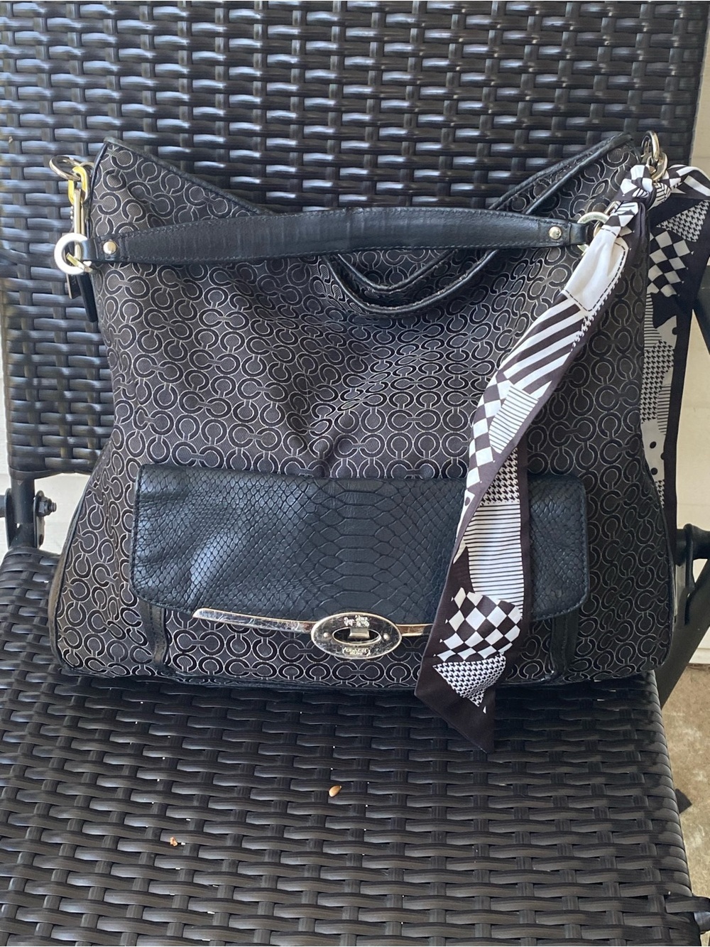 Madison Art Signature Hobo Handbag